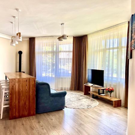 Авіа Appartement Oezjhorod Buitenkant foto