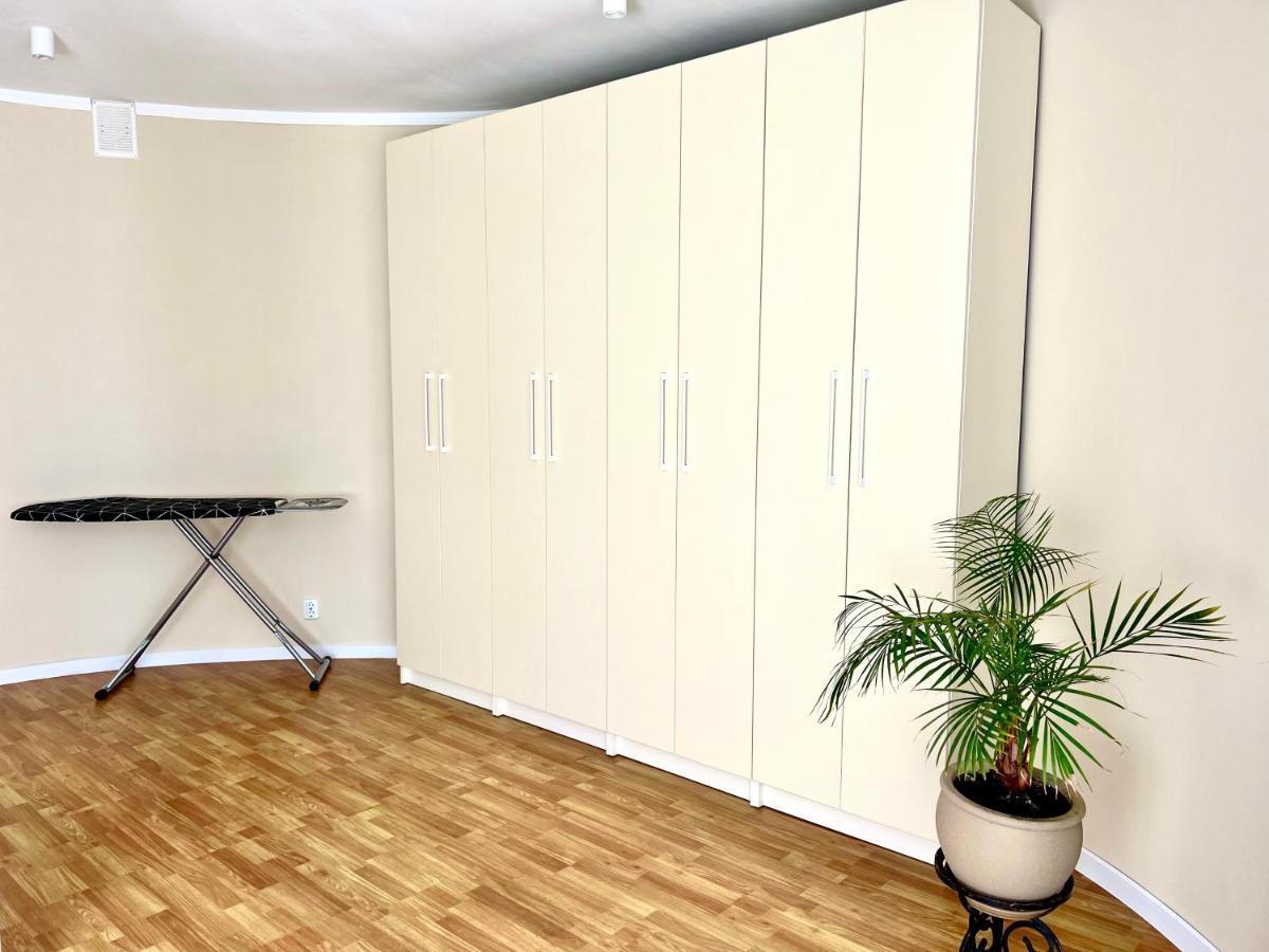 Авіа Appartement Oezjhorod Buitenkant foto