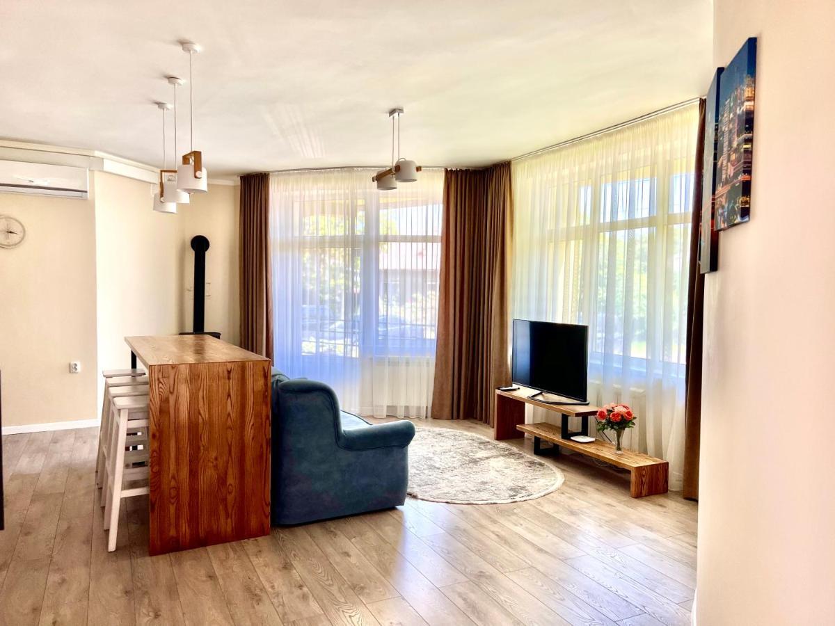 Авіа Appartement Oezjhorod Buitenkant foto