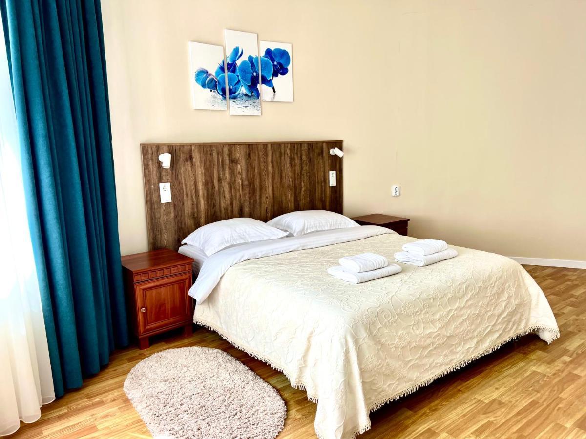 Авіа Appartement Oezjhorod Buitenkant foto