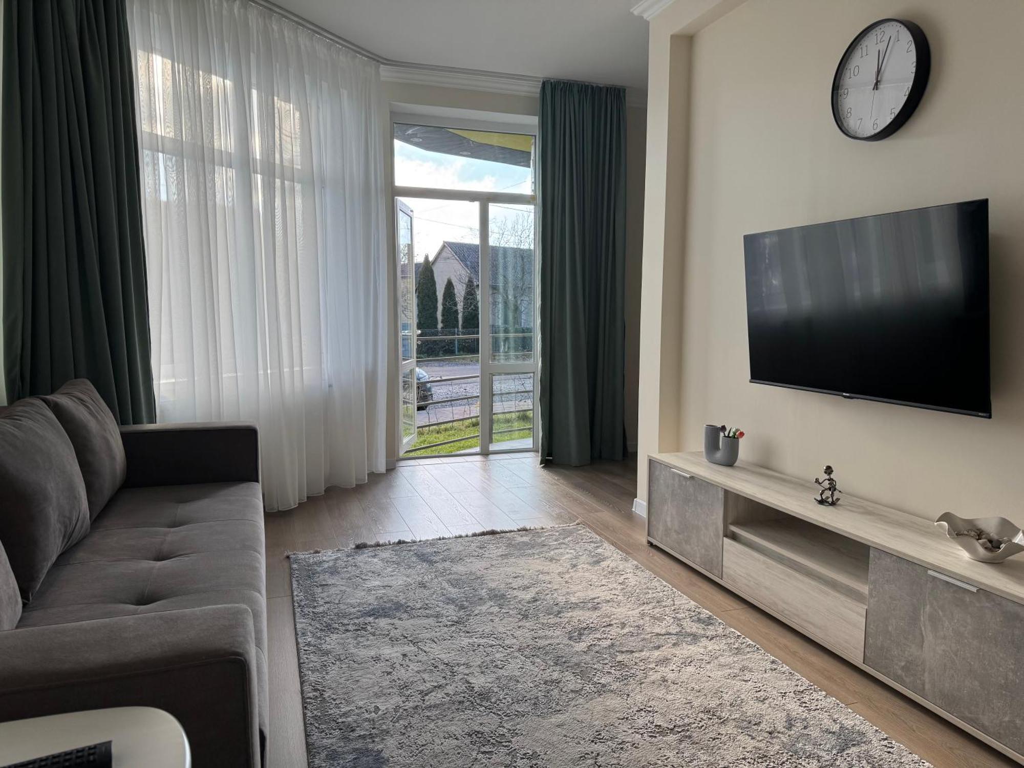 Авіа Appartement Oezjhorod Buitenkant foto