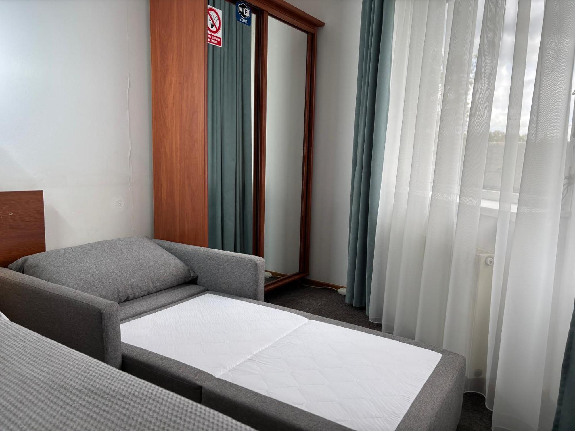 Авіа Appartement Oezjhorod Buitenkant foto