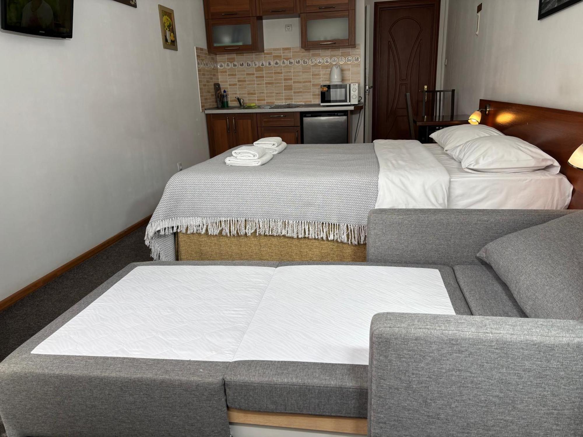 Авіа Appartement Oezjhorod Buitenkant foto
