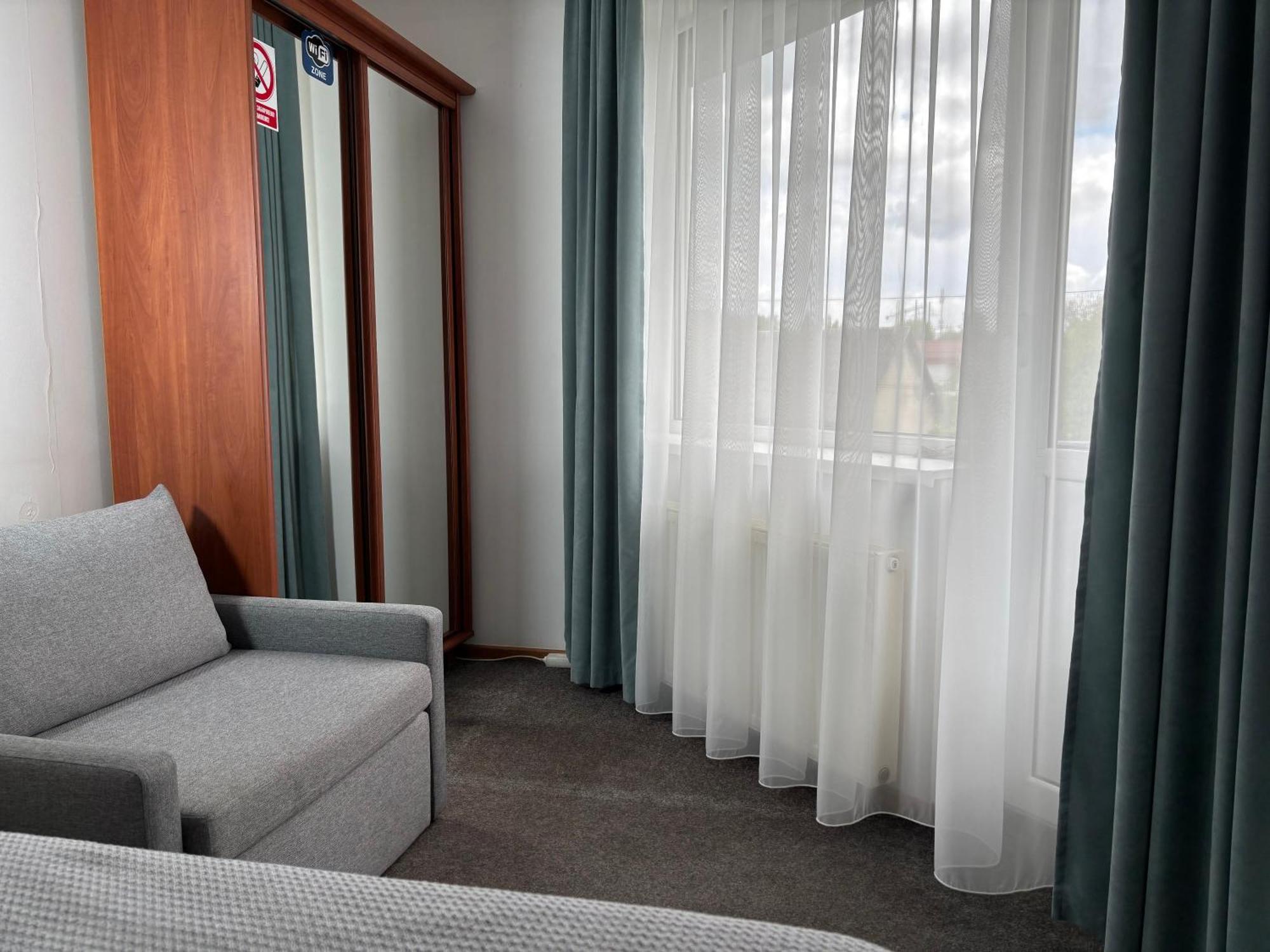 Авіа Appartement Oezjhorod Buitenkant foto