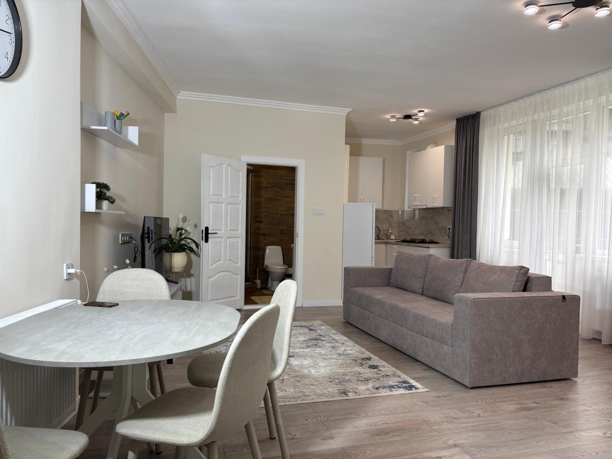 Авіа Appartement Oezjhorod Buitenkant foto