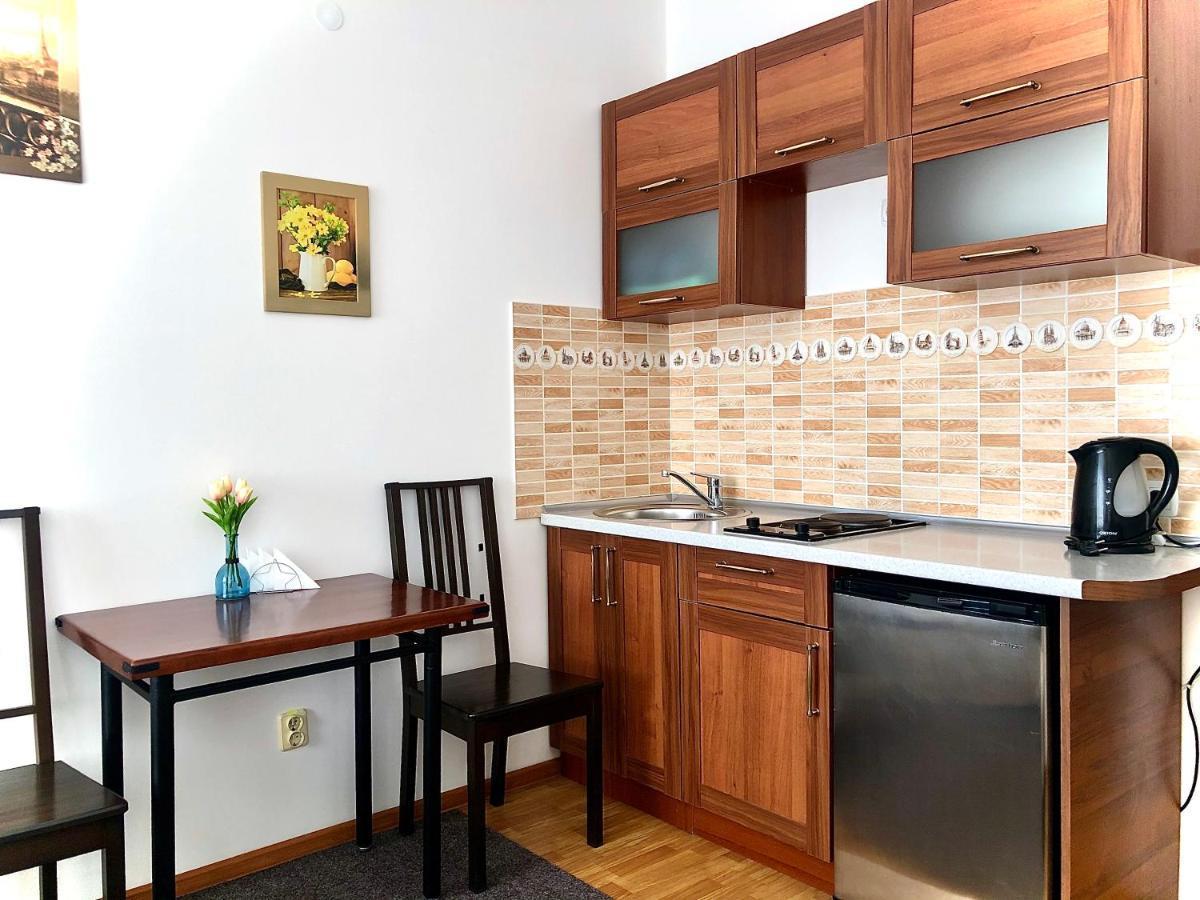 Авіа Appartement Oezjhorod Buitenkant foto