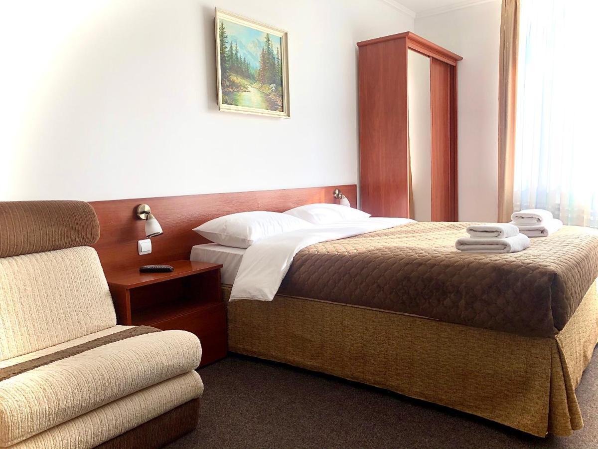 Авіа Appartement Oezjhorod Buitenkant foto
