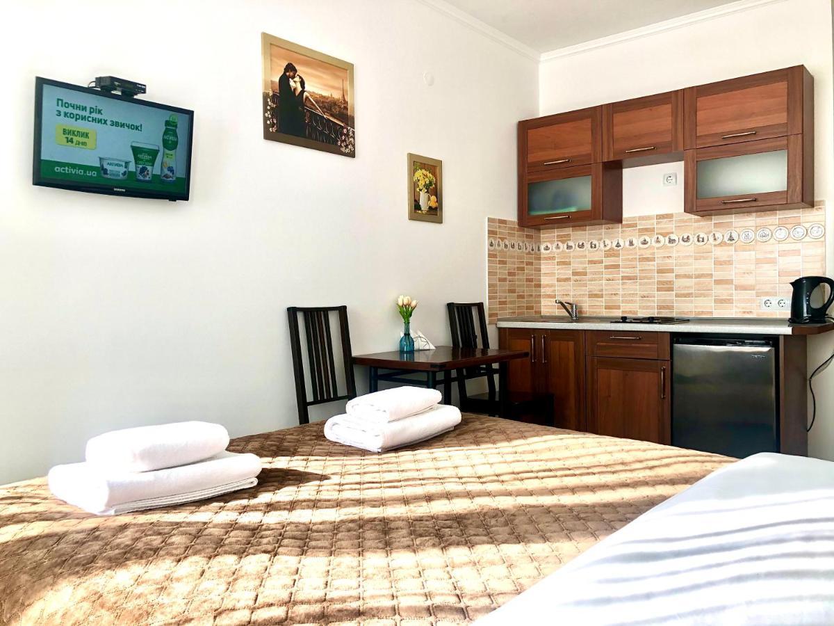 Авіа Appartement Oezjhorod Buitenkant foto