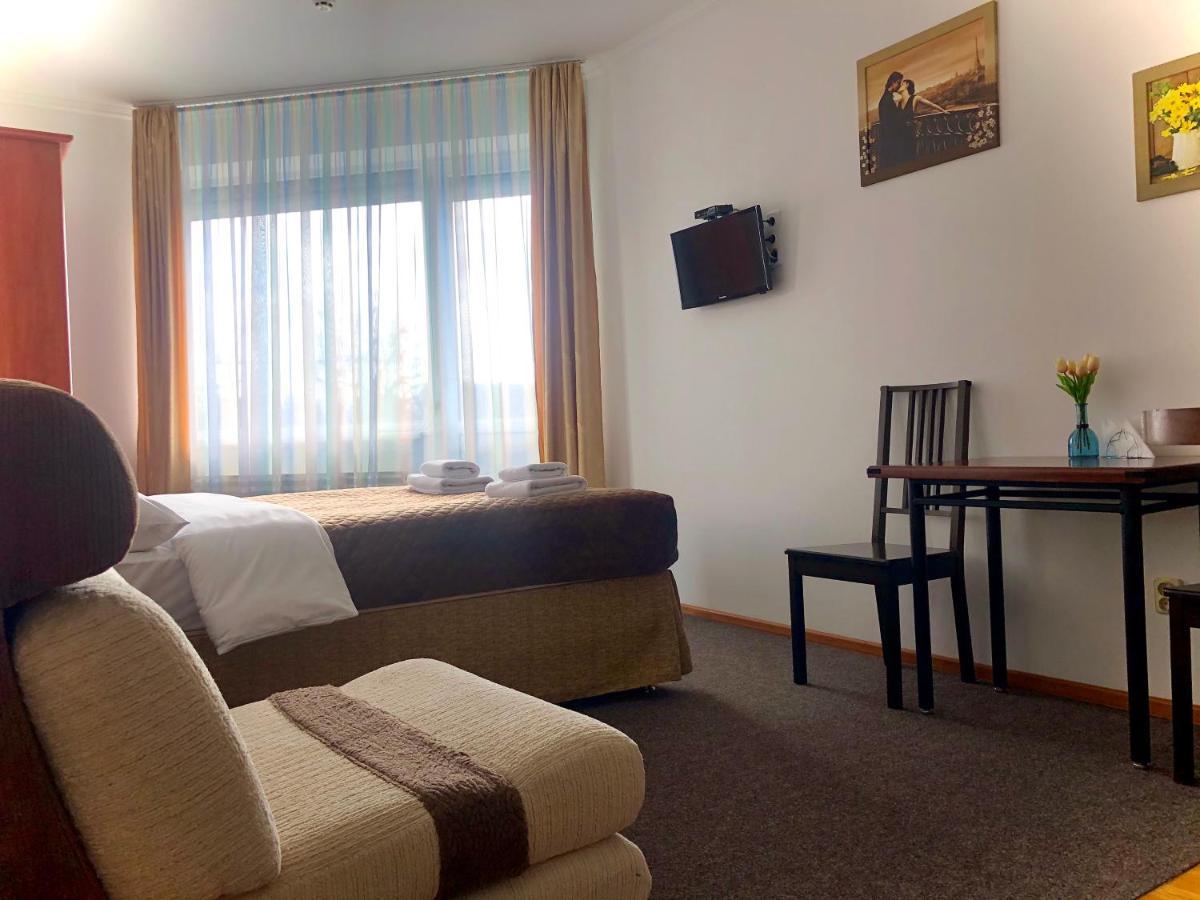 Авіа Appartement Oezjhorod Buitenkant foto