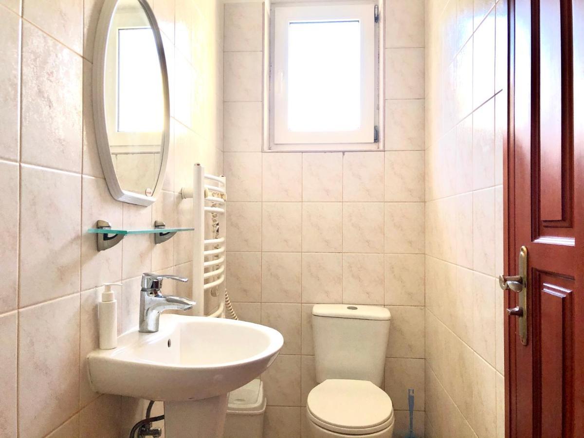 Авіа Appartement Oezjhorod Buitenkant foto