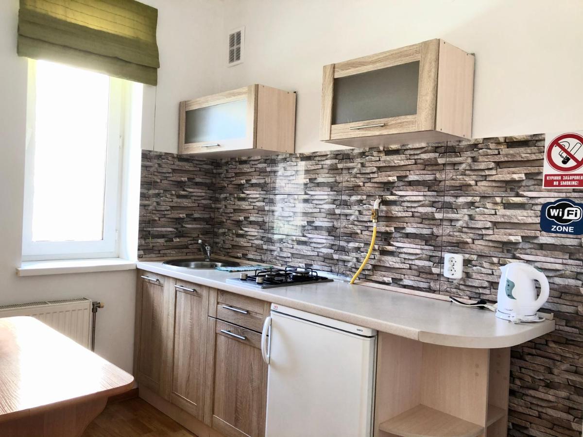Авіа Appartement Oezjhorod Buitenkant foto
